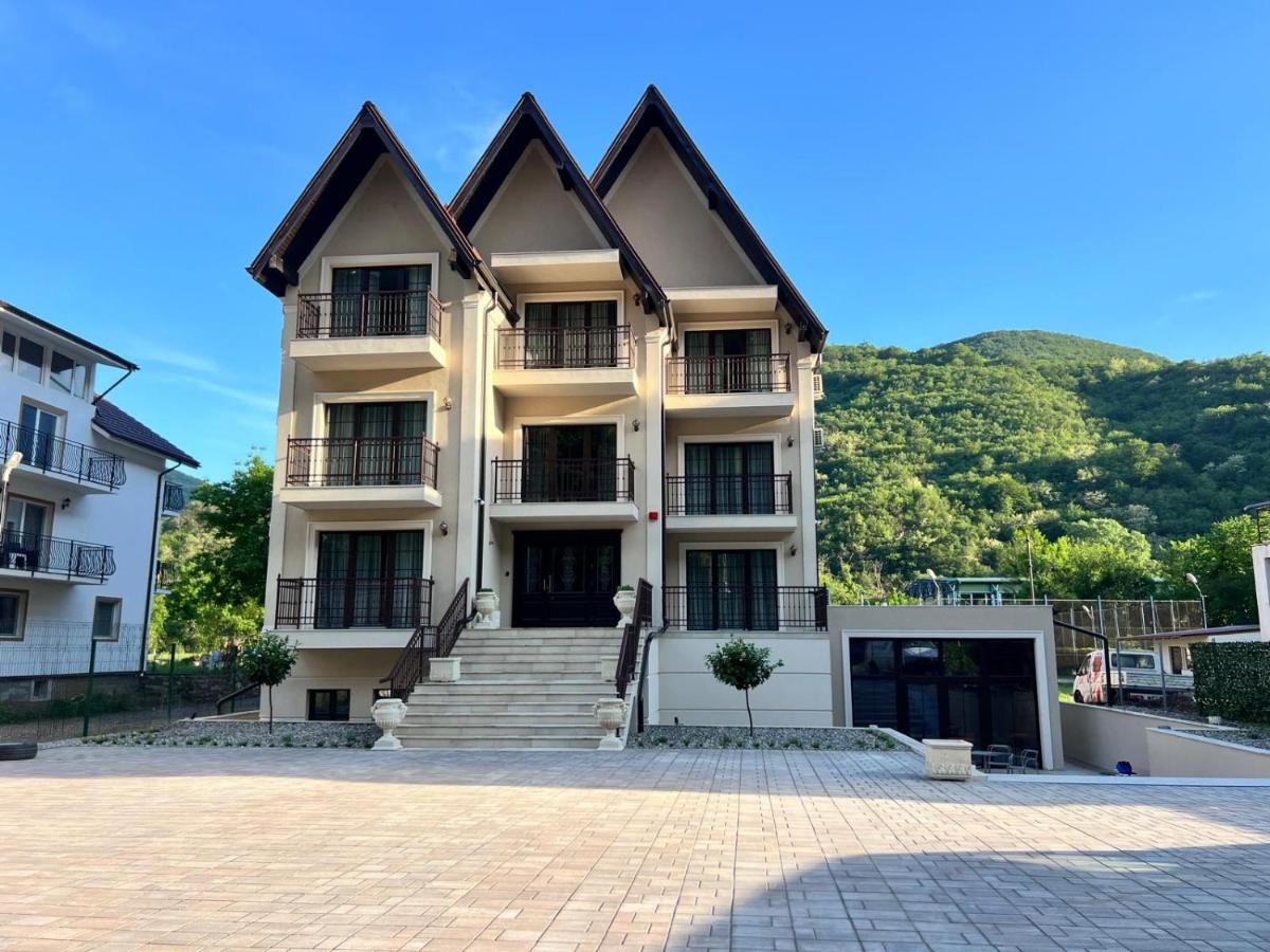 Vivari Guest House - Boutique Stay cu SPA în Băile Herculane - B&B Băile Herculane