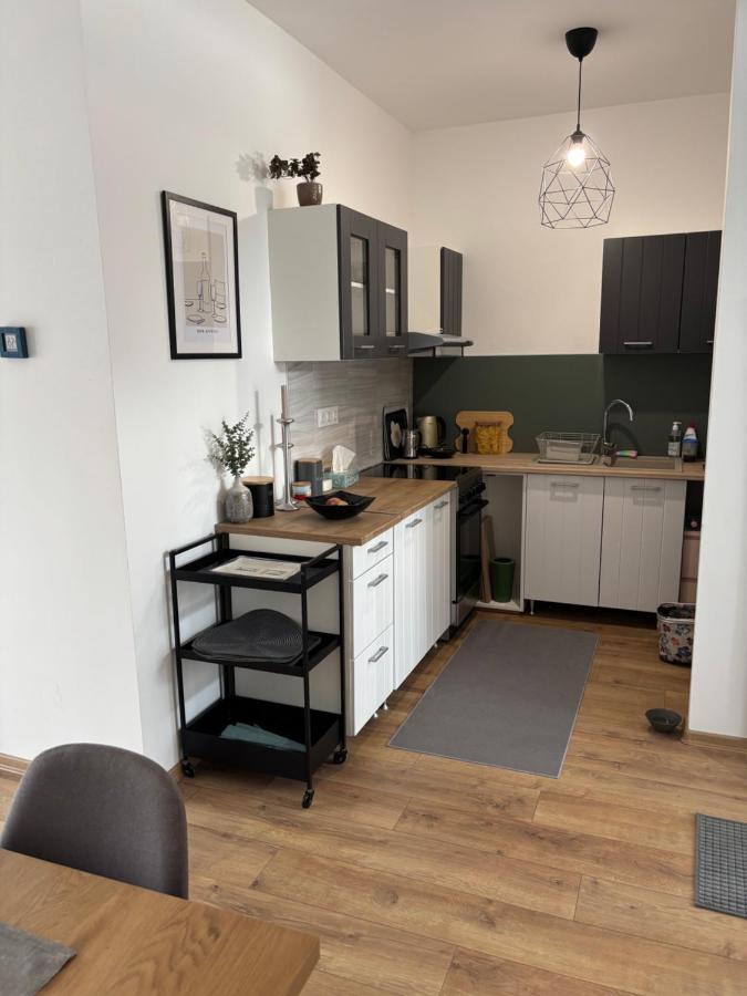 Lily Beach Apartman - B&B Balatonlelle