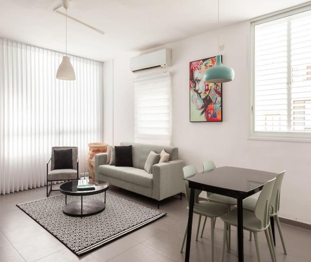 O&O Group - Bright 2BR Rooftop Walk to Beach - Bed and Breakfast Bat Yam
