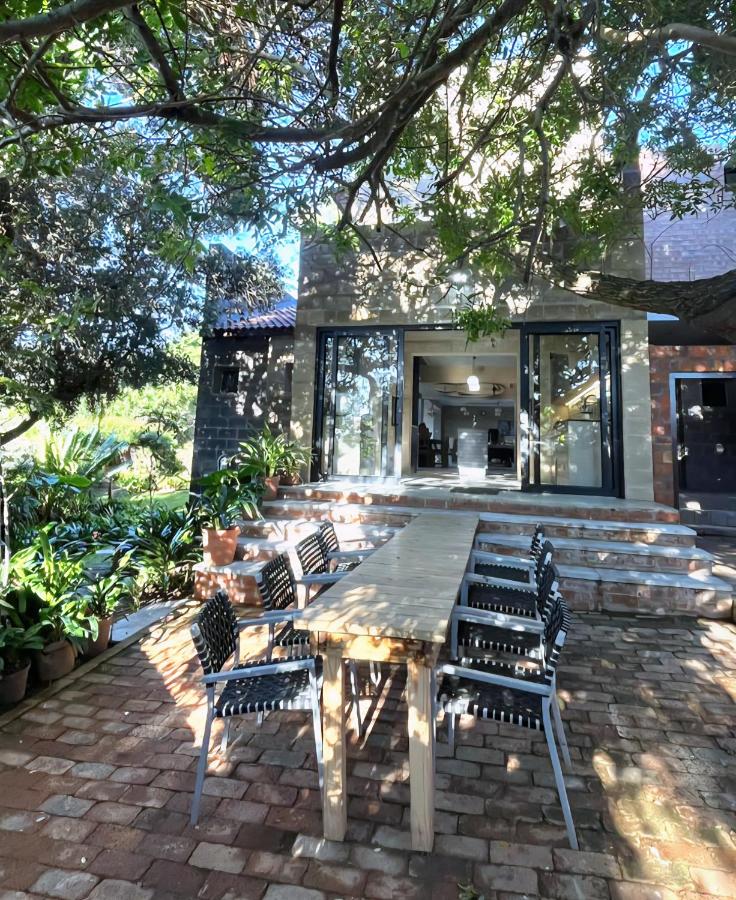 Surf Point Villa for six with swimming pool - B&B Jeffreys Bay