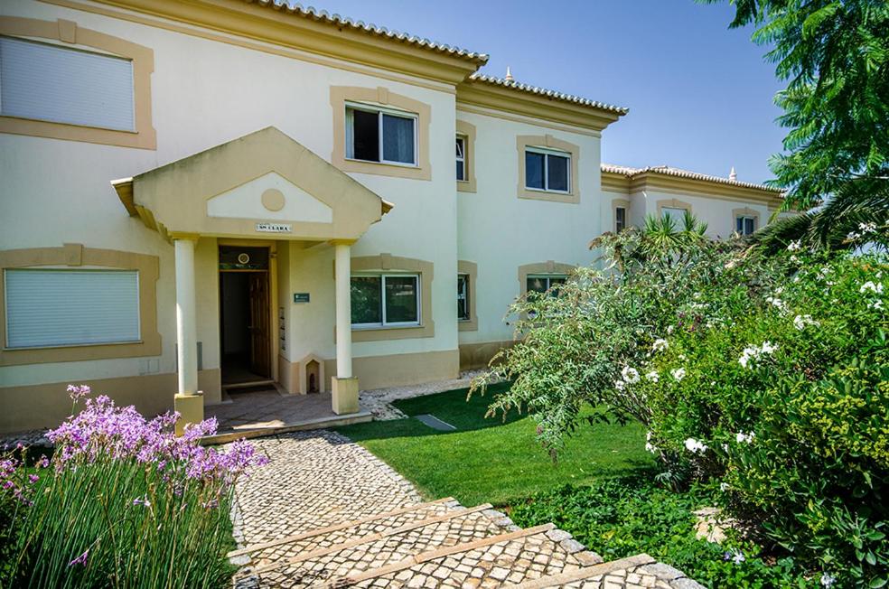 Luz casas- 44 Fairview village Boavista - B&B
