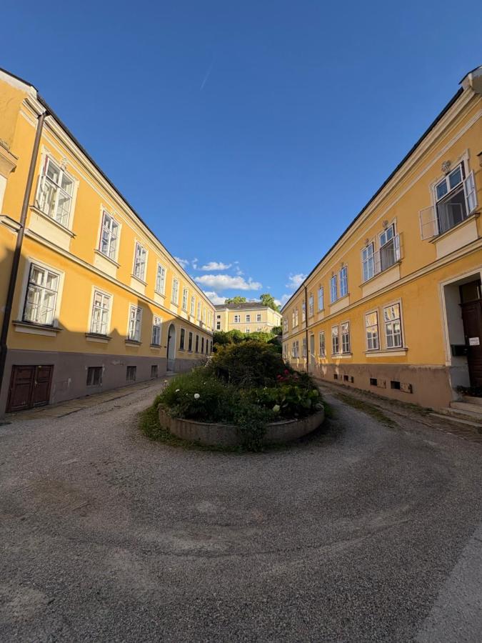 Modern Apartment Melk - Altstadt & Parkplatz - Chambres d'hôtes Melk