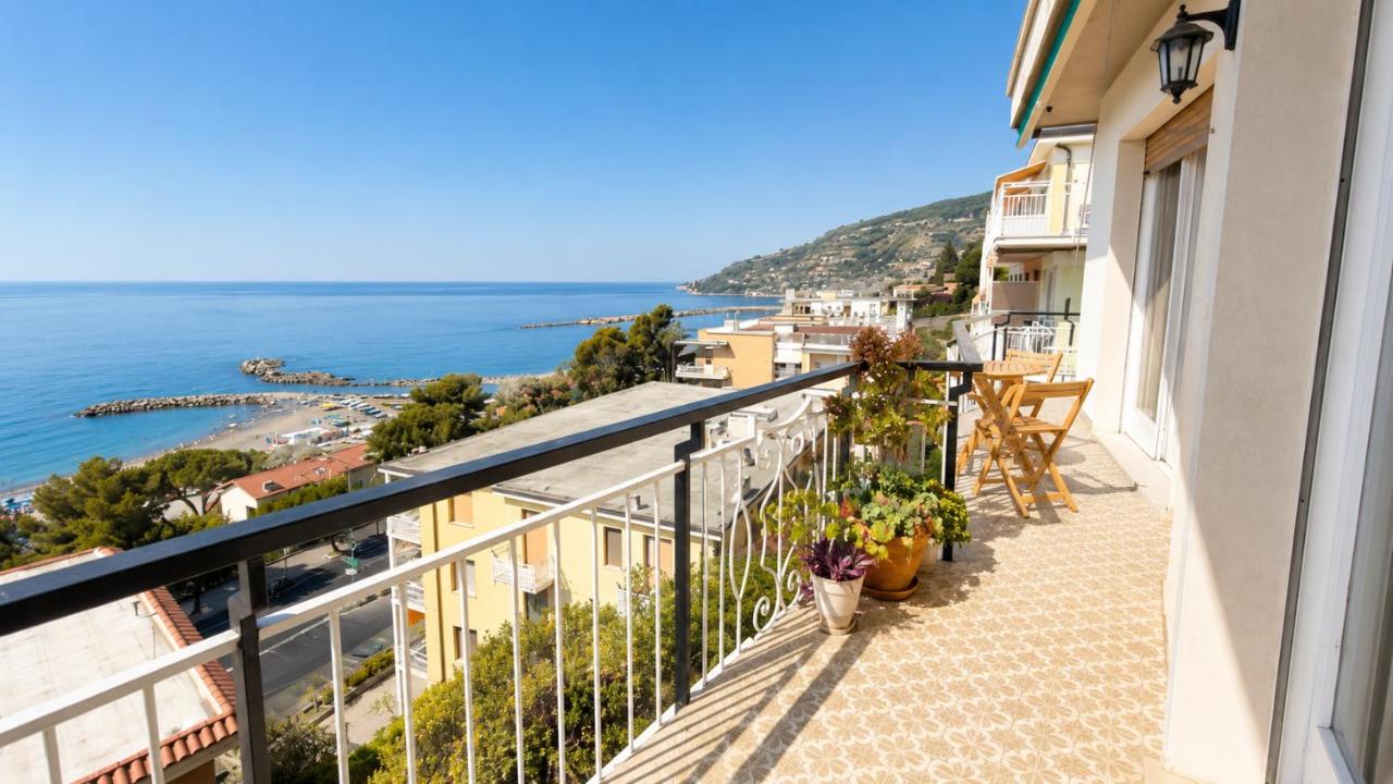 Riviera sea Views from every rooms - B&B Ospedaletti