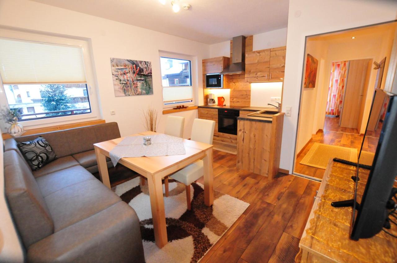 Appartamento Comfort con 2 Camere da Letto e Balcone