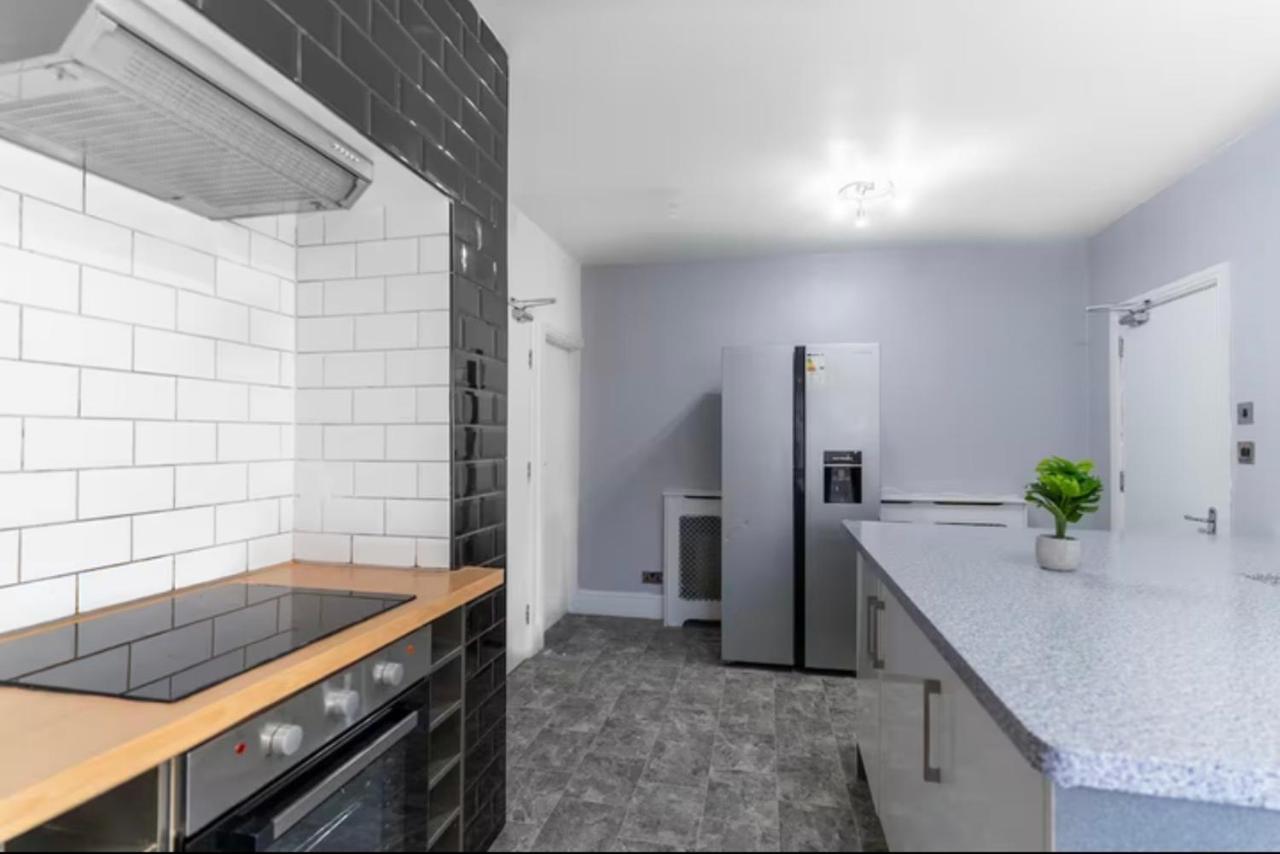 Mauldeth Road Full House - Chambres d'hôtes Manchester