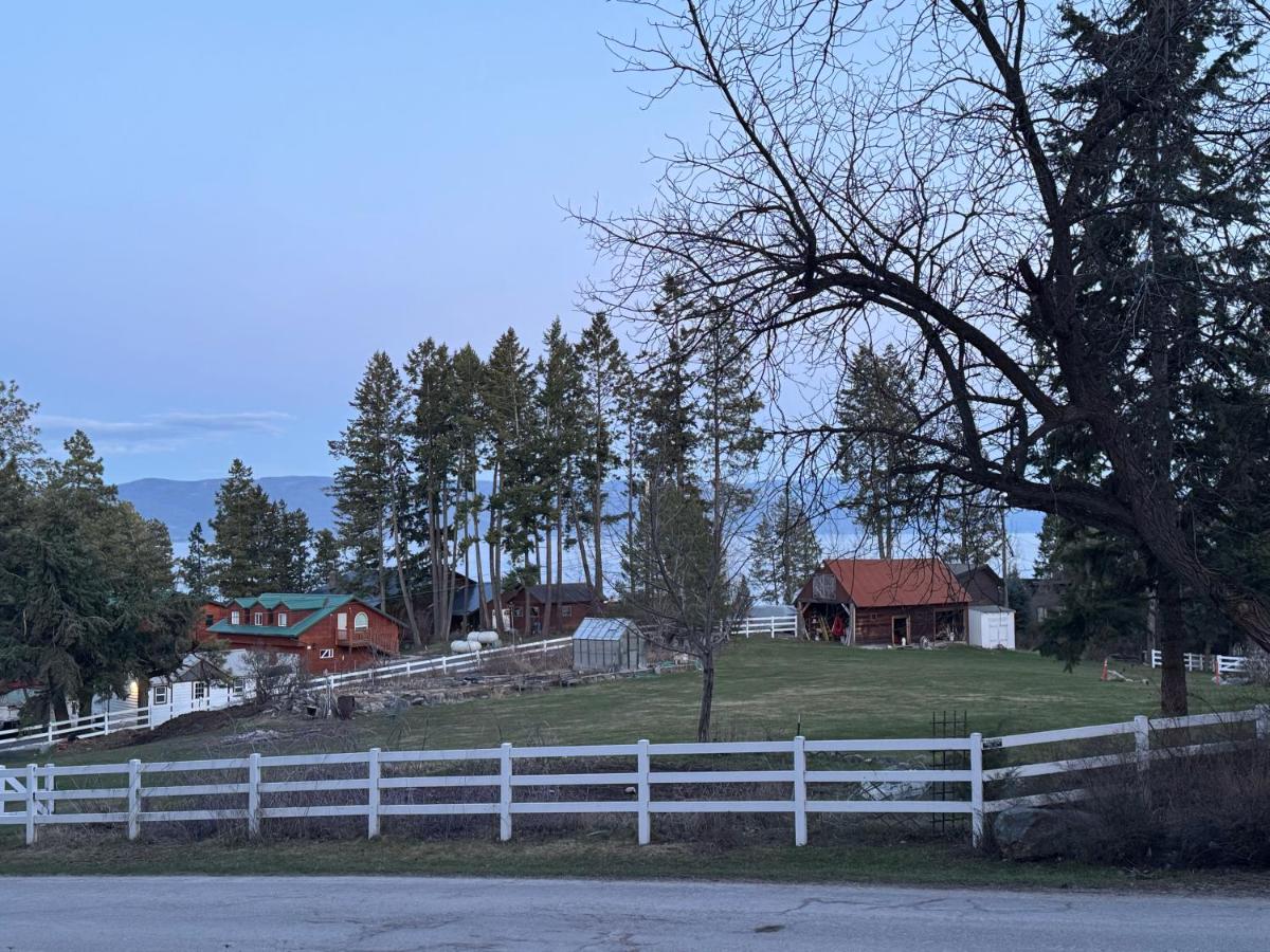 Lakeview 4BR Huge Deck Dog Friendly ADA - B&B Lakeside