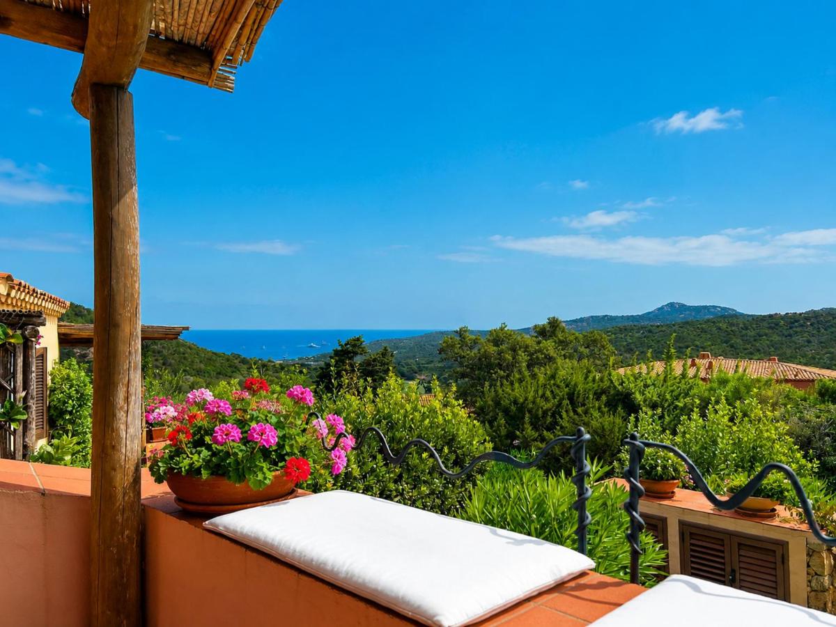 Acquamarina Villa Facing the Golf Course - B&B Porto Cervo
