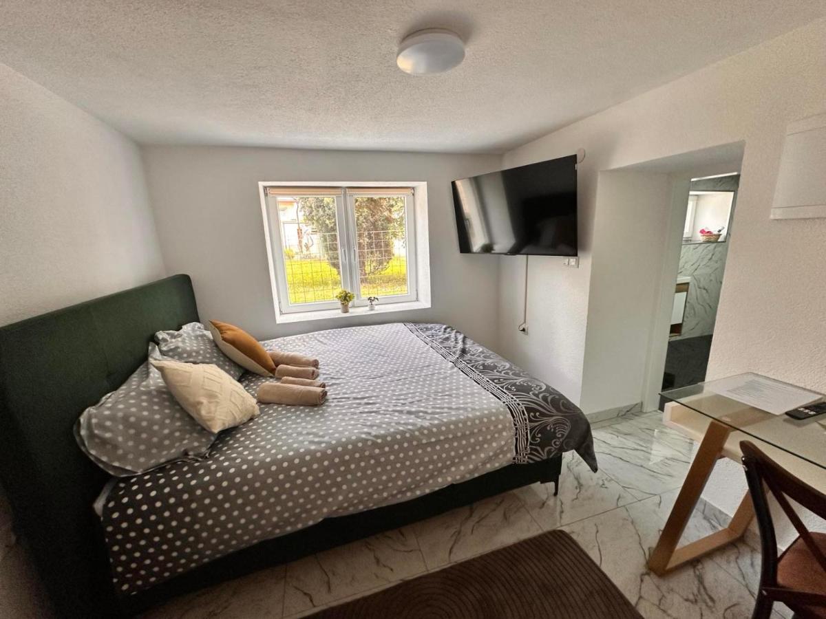 Cozy Home in the Heart of Tuzla - Chambres d'hôtes Tuzla
