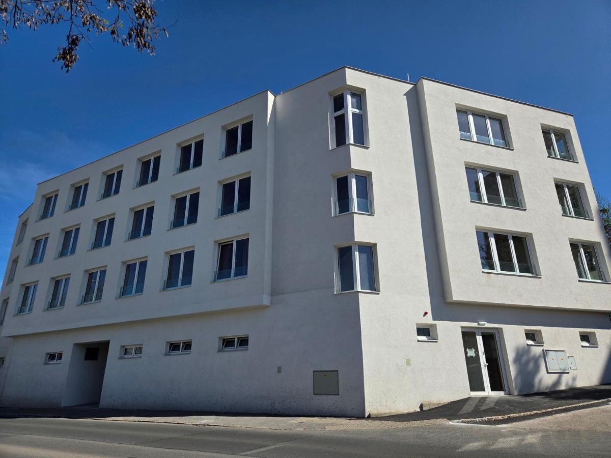 Richard Star Park Place Residence - B&B Prague