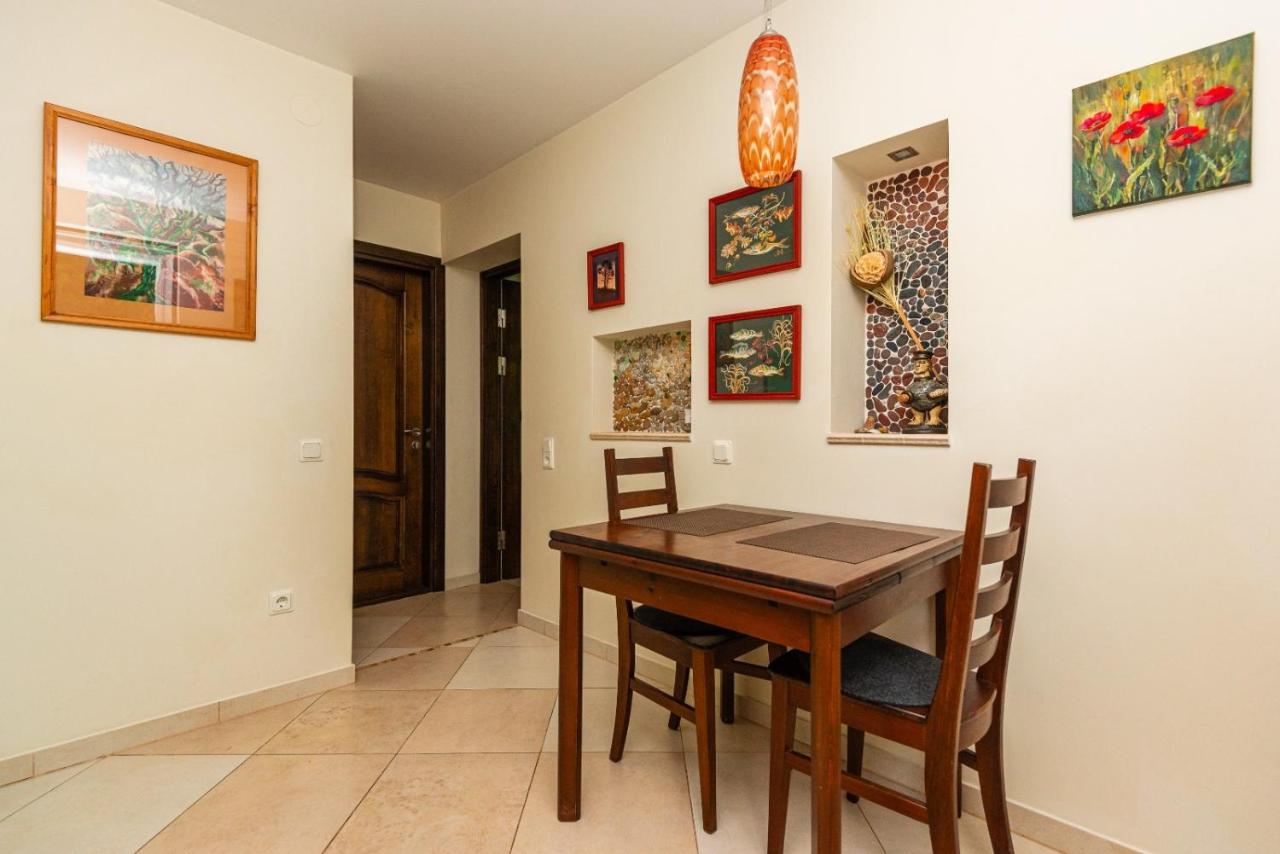 Apartamentai Pakalnutė Juodkrantėje - B&B Juodkrantė