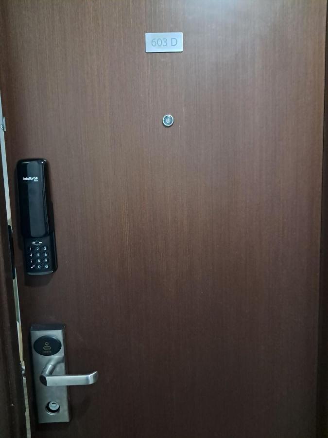 Apto completo com duas suítes, 2 varandas, 2 vagas a 2 km do Rio Centro e a 10 minutos da praia da Barra da Tijuca - B&B Rio de Janeiro