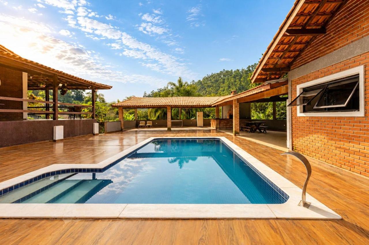Chácara com Piscina e Churrasqueira em São Roque - B&B Barra do Rio Abaixo