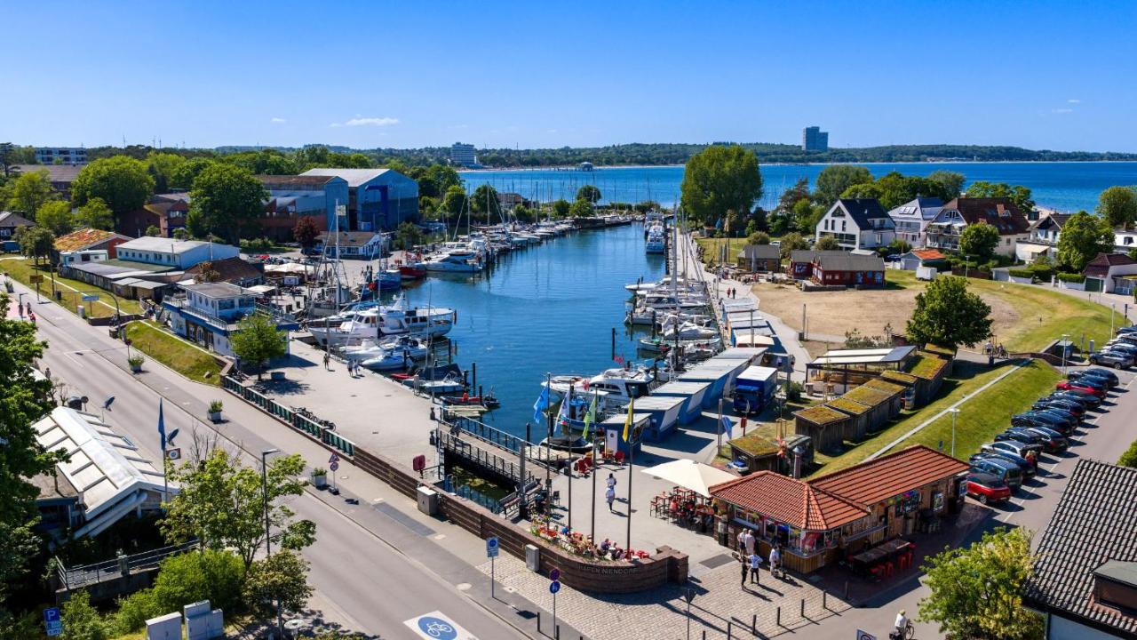 Meerhafen N°2 - direkt am Strand mit Blick auf den Niendorfer Hafen - Bed and Breakfast Timmendorfer Strand