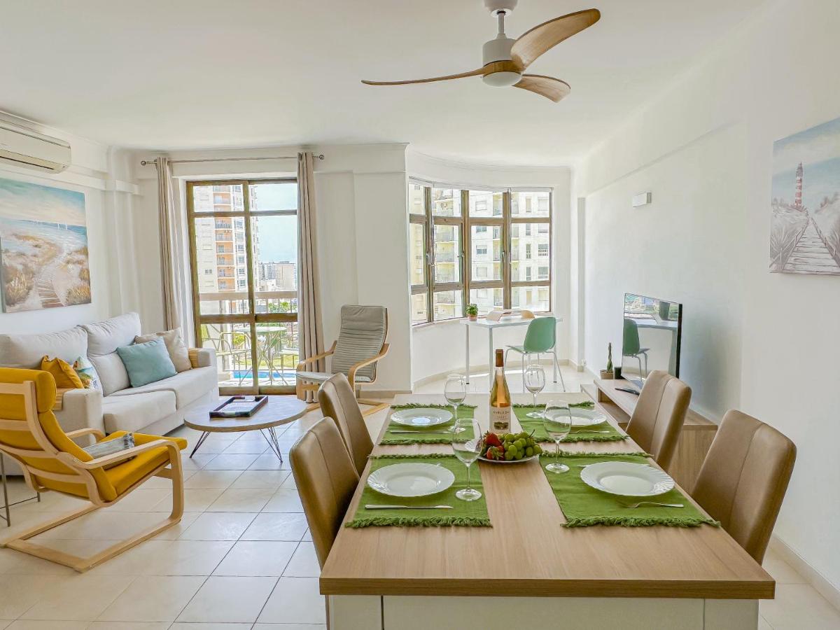 BnB Homes vibrant Ocean View terraced apartment with swimming pool 200 m to the beaches - B&B Armação de Pêra