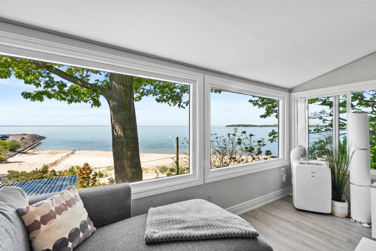 Crystal Beach Waterfront Cottage - Sunset Views - B&B Fort Erie