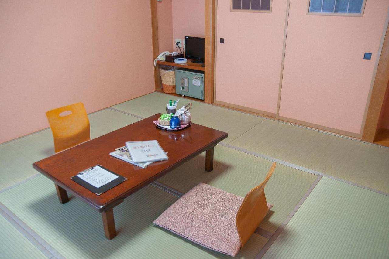 Chambre Économique de Style Japonais avec Salle de Bains Commune
