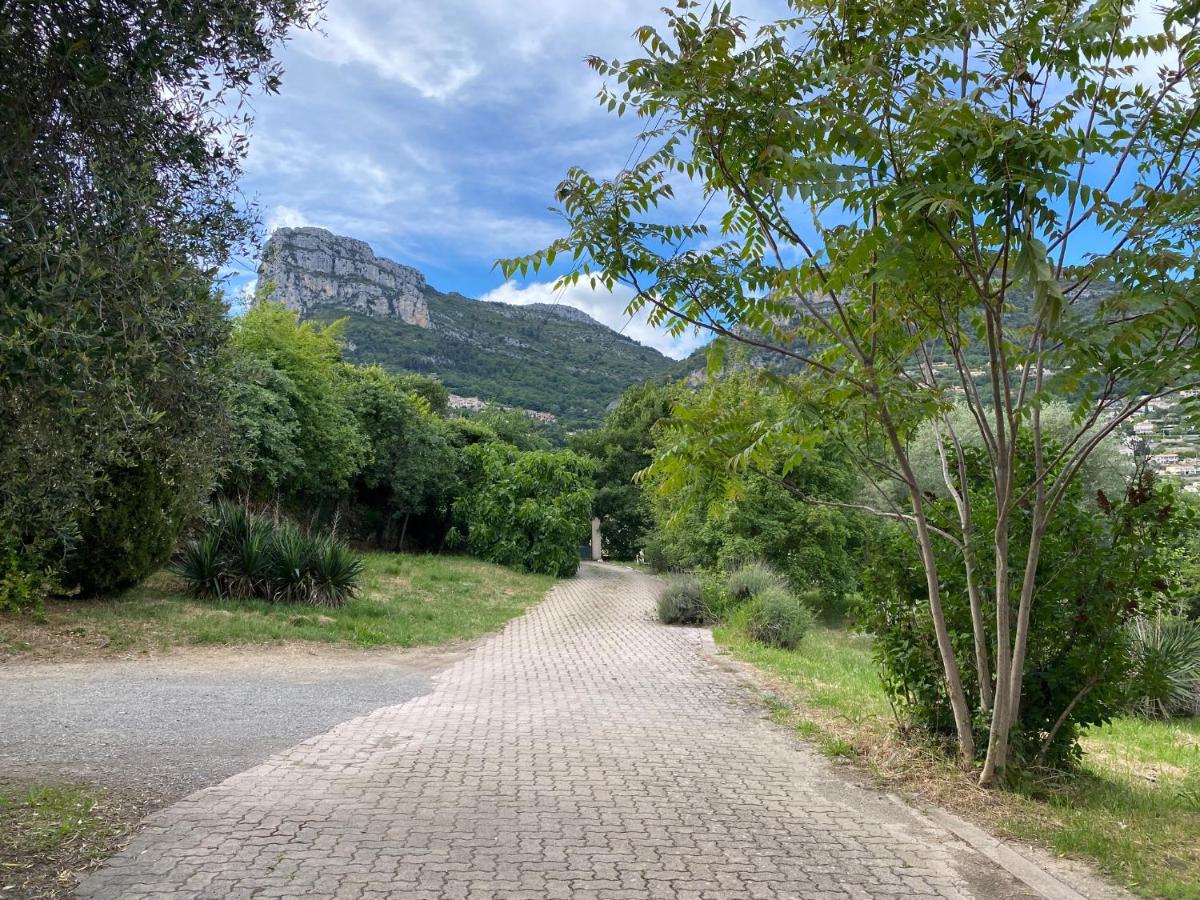 Appart 6 personnes au vert, Côte d'Azur - B&B La Gaude