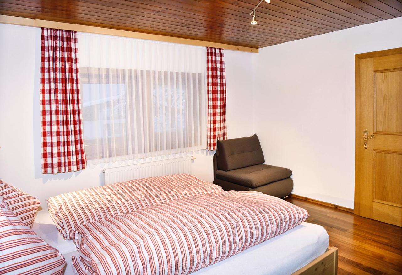 Apartment mit 1 Schlafzimmer und Balkon - Nebengebäude