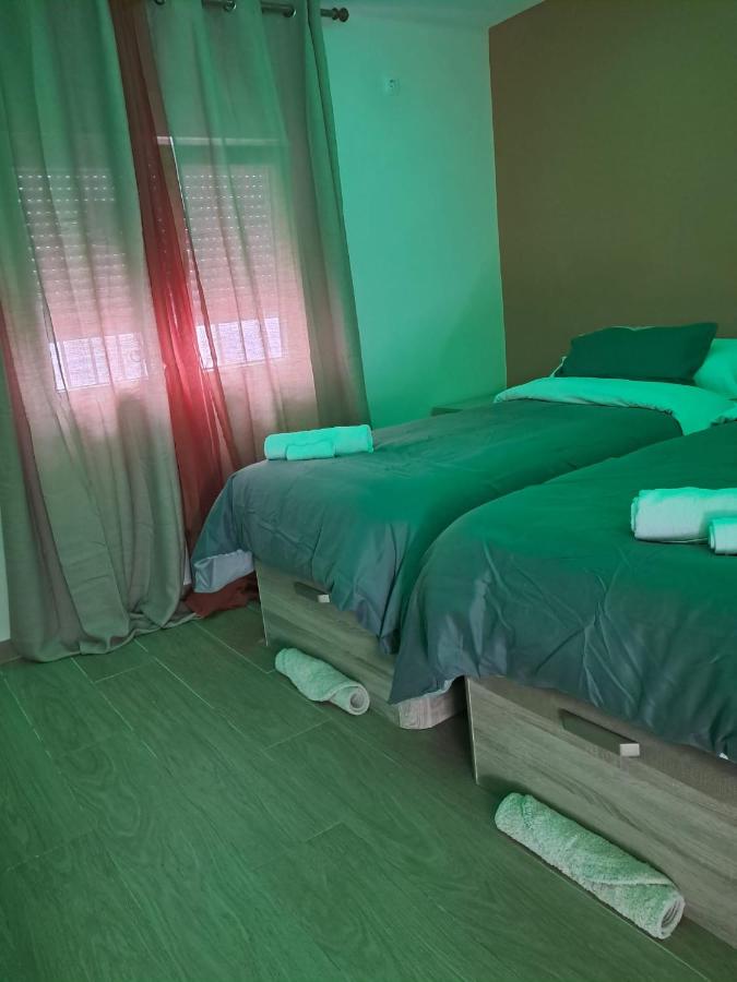 Tweepersoonskamer met Gedeelde Badkamer