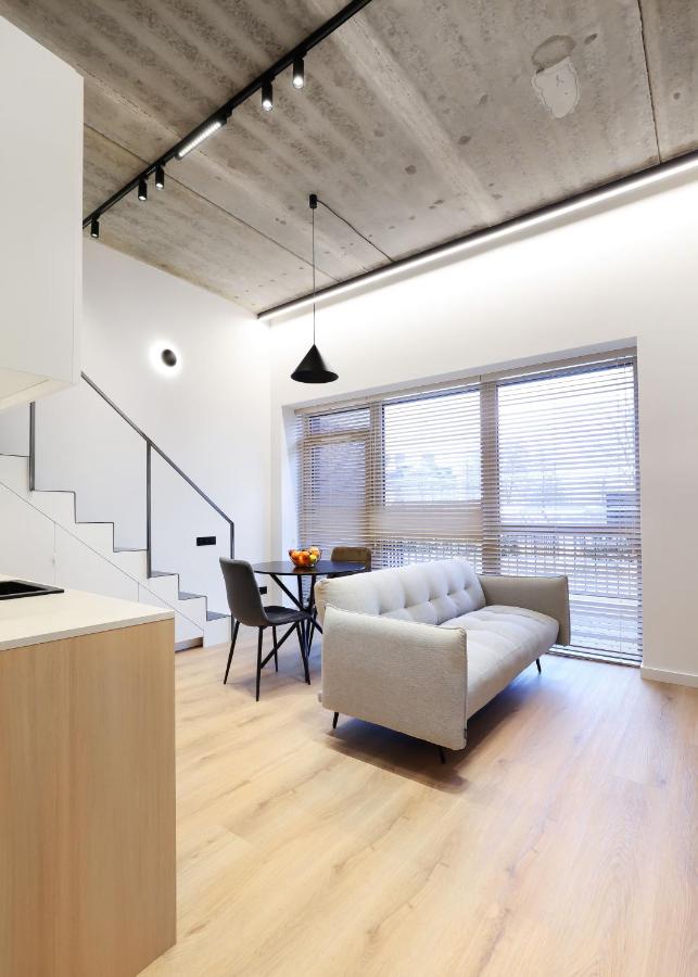 Modern, Scandinavian-style apartment with terrace in the center of Vilnius - Chambres d'hôtes Vilnius