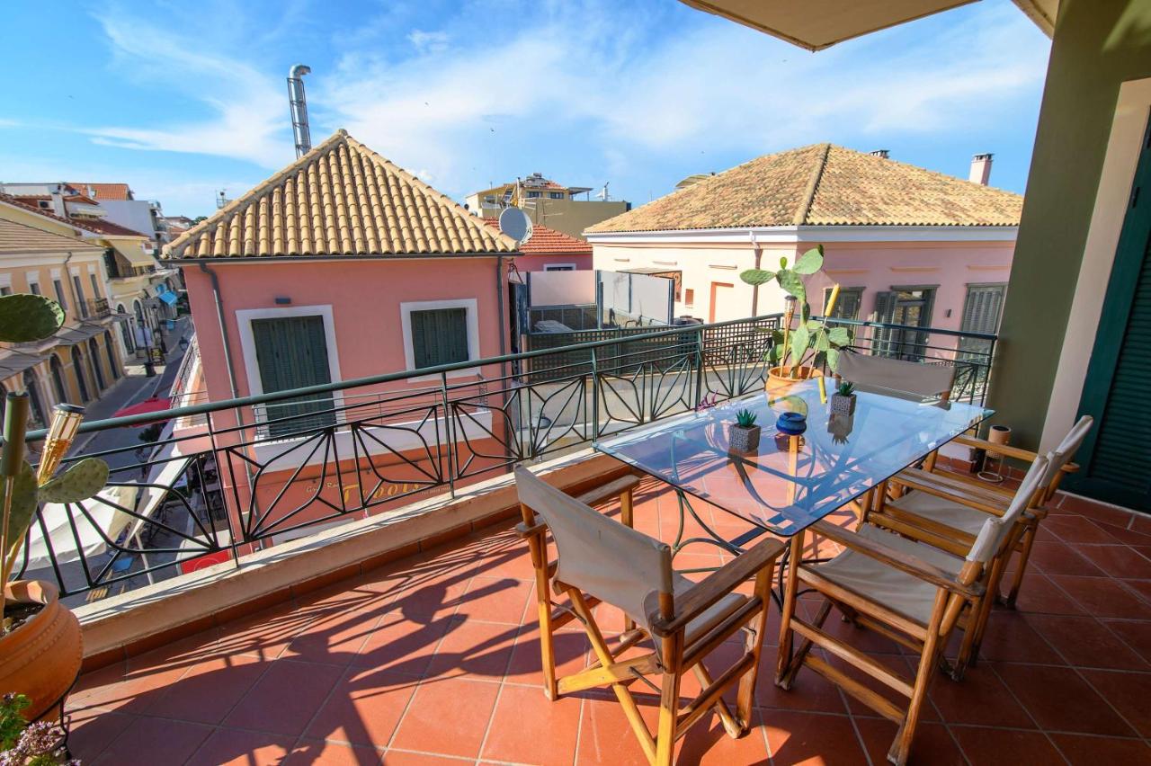 Spacious 2 Bd Balcony Apt in Preveza - B&B Préveza