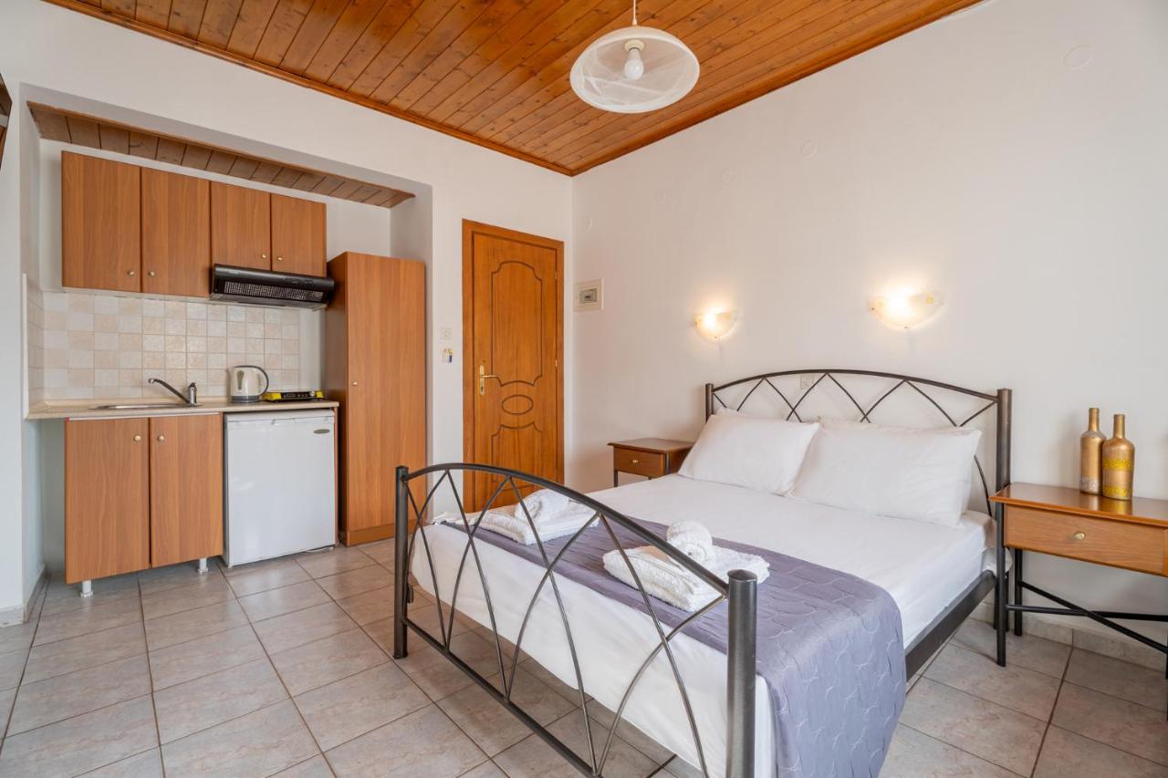 Estudio con vistas al jardín