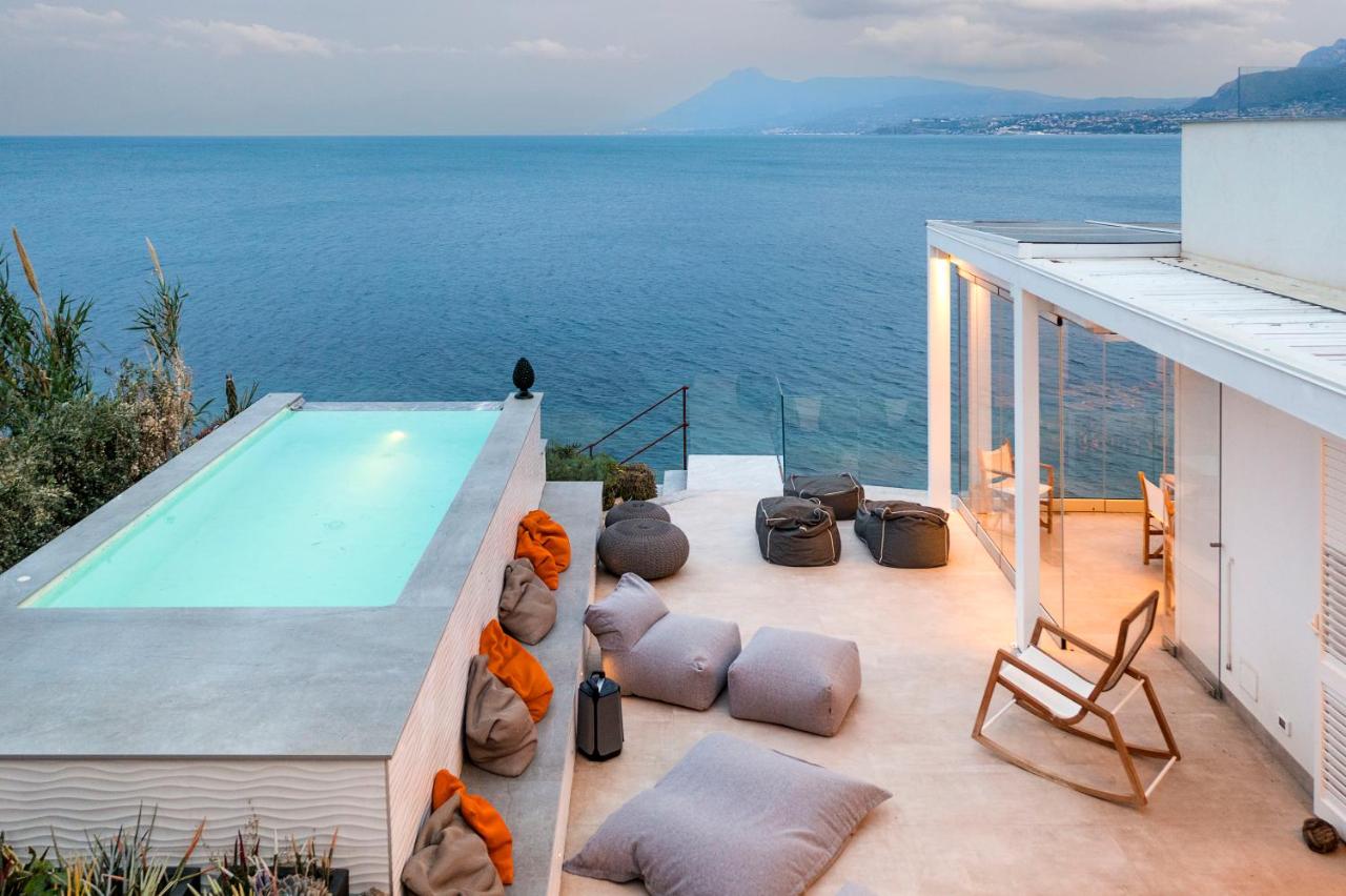 Design house with pool & direct access to the sea - Bed and Breakfast Santa Flavia