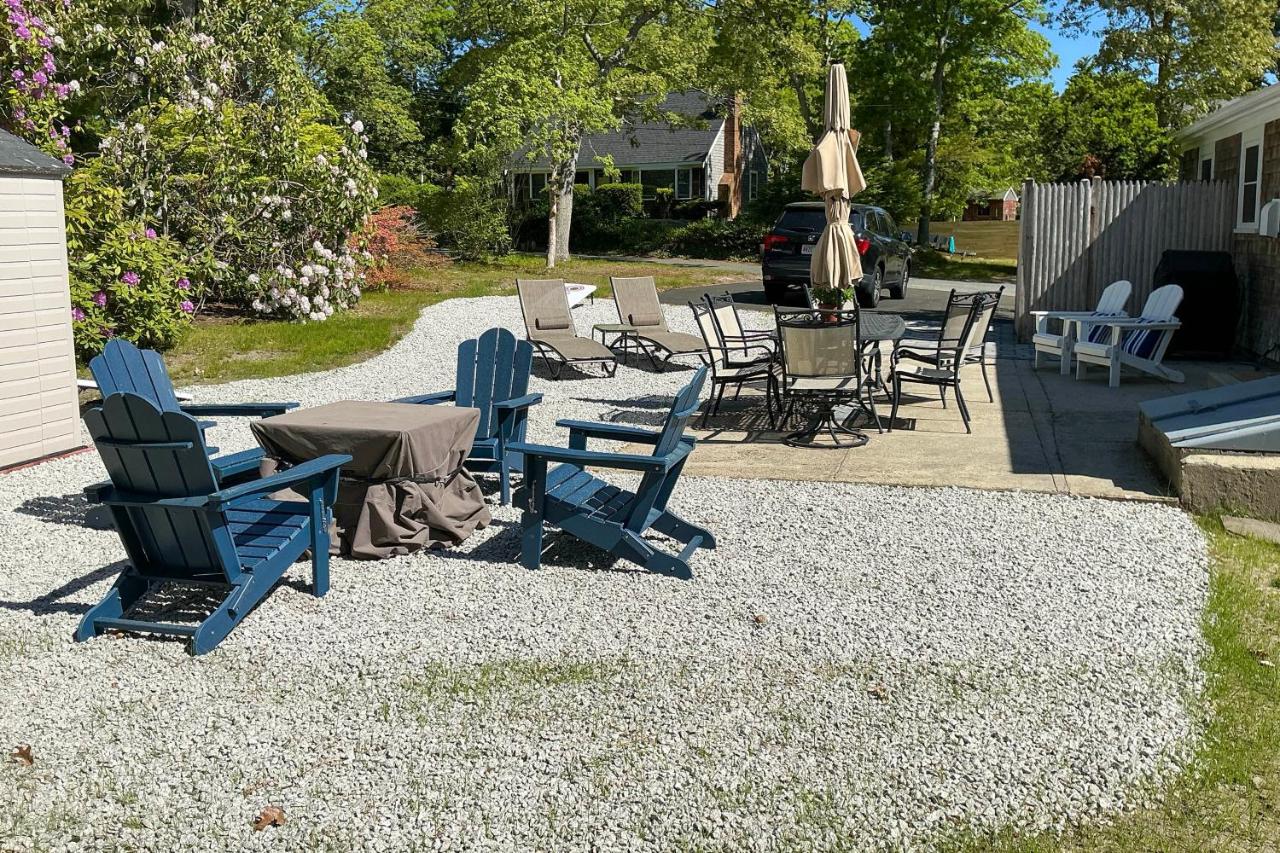 < 1 Mi to Craigville Beach: Home w/ Patio & BBQ - Ferienwohnung Centerville