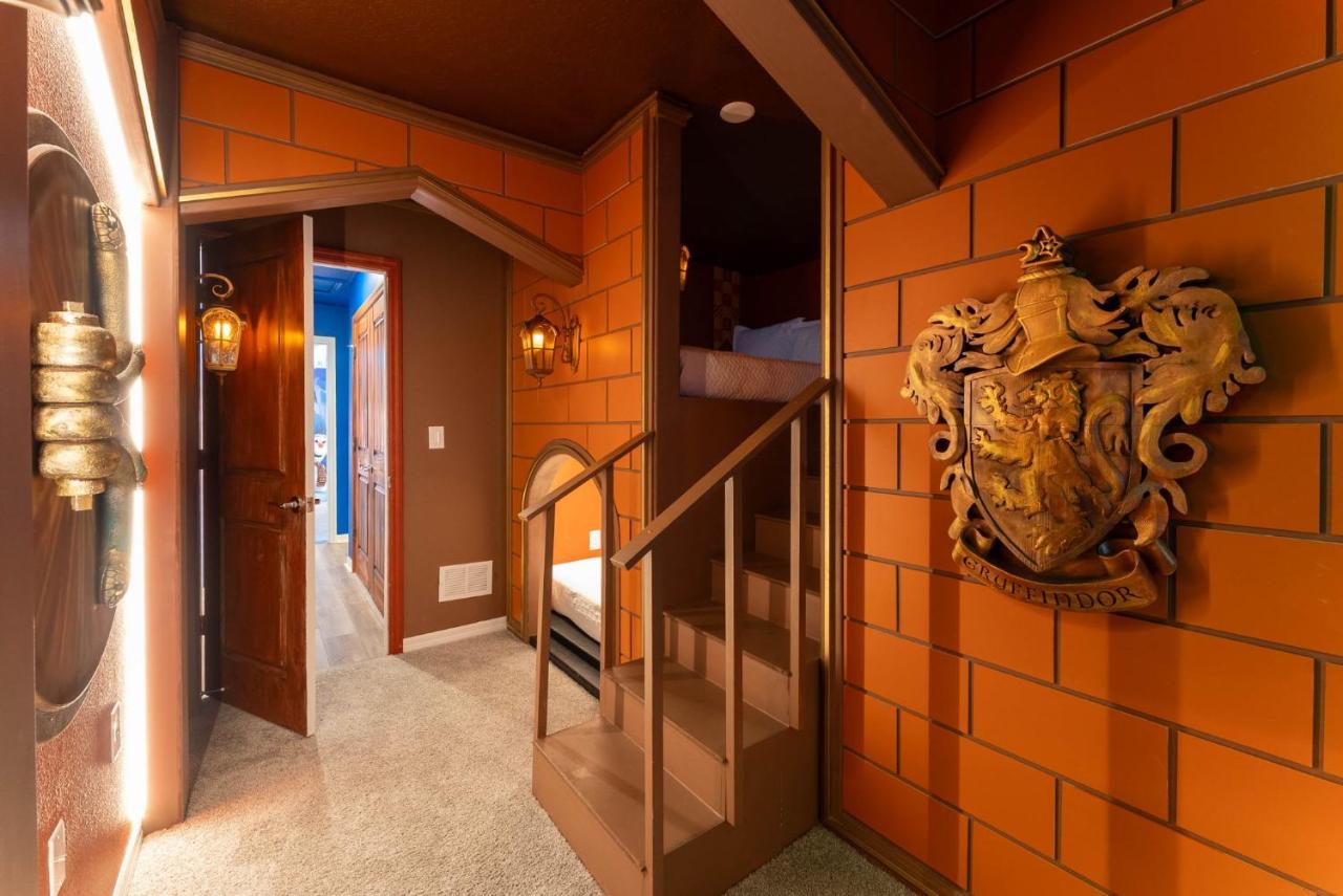Unique Luxury Villa Pool Games and Themed Beds - Bed and Breakfast Orlando
