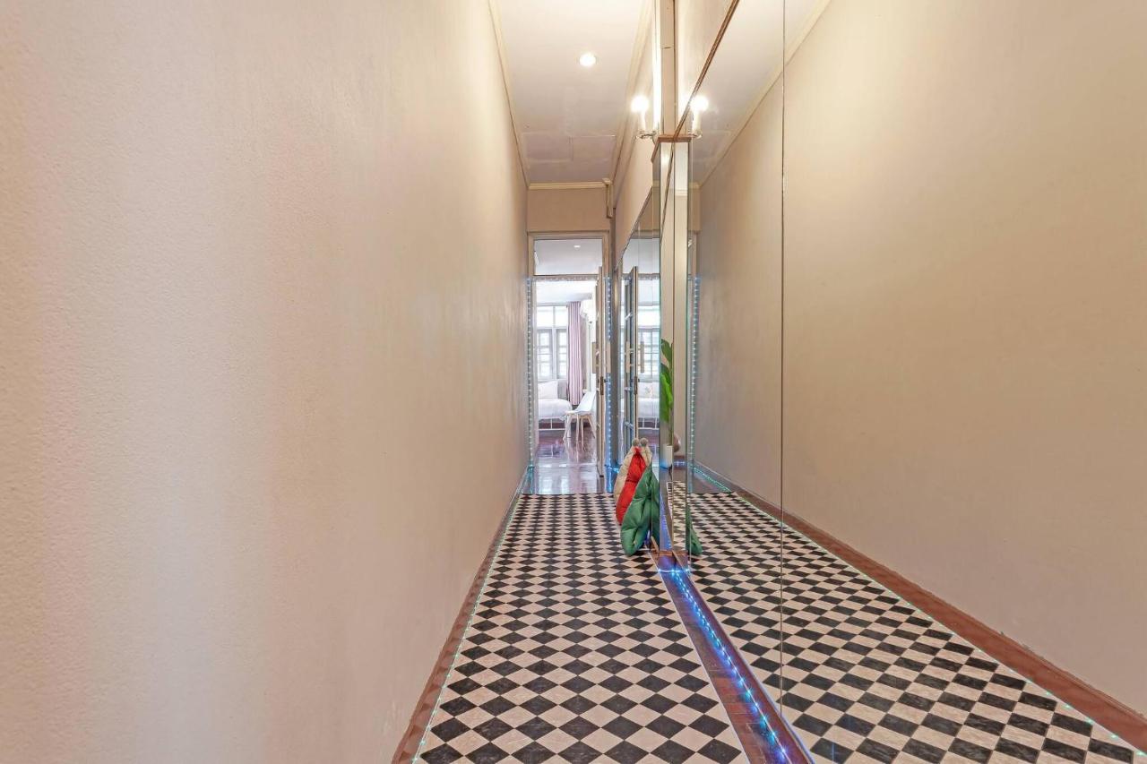 Large House in the middle of Sukhumvit 22 for family - B&B Khlong Toei