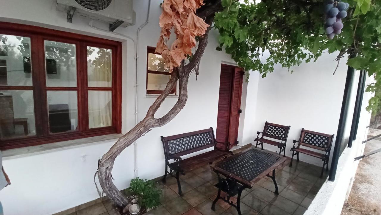 Genos suites - Ferienwohnung Stavros