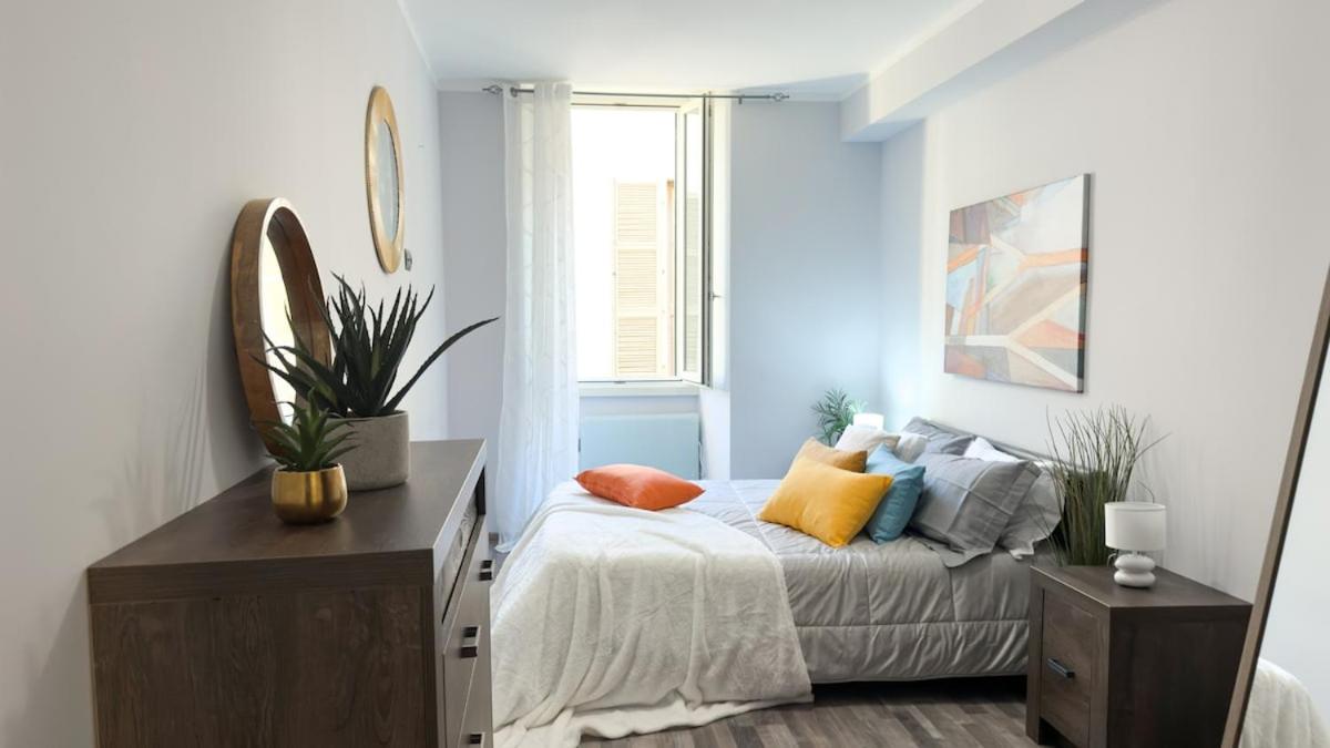 Residenza Santa Anastasia At Piazza Erbe Blu Charme with lift and AC - B&B Verona