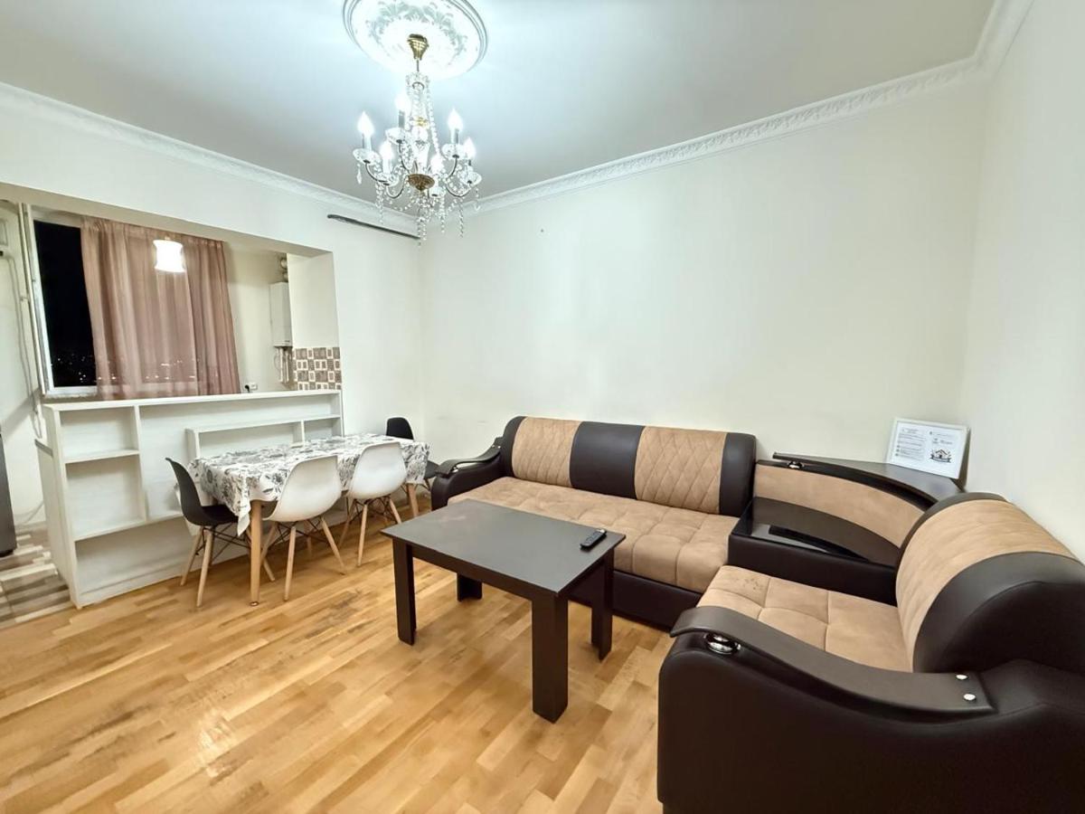 Nice apartment nearby Garegin Nzhdeh metro, Yerevan - B&B Jerevan