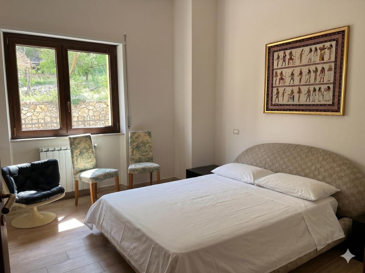 Villa with Private Garden - B&B Caporciano
