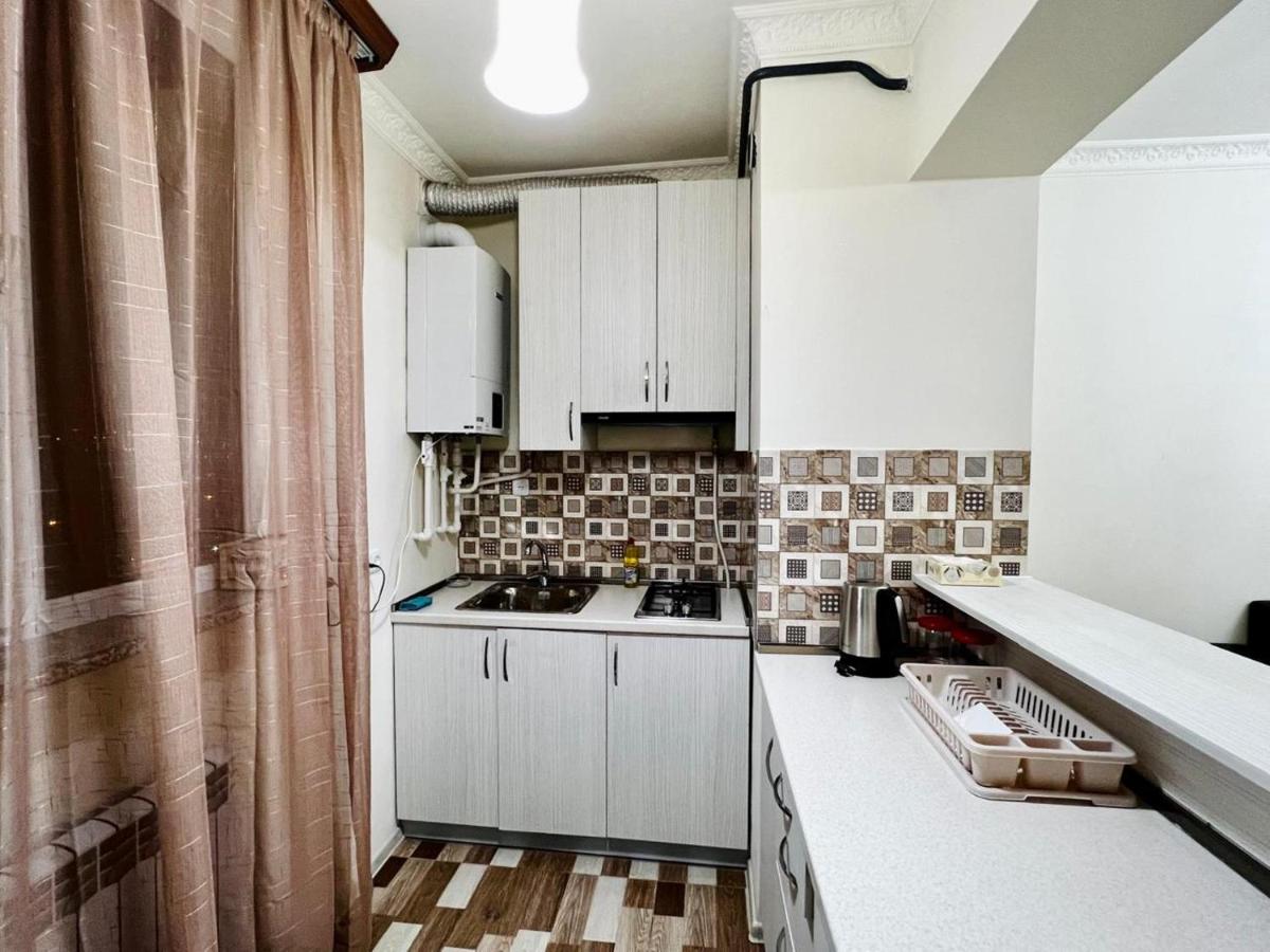 Nice apartment nearby Garegin Nzhdeh metro, Yerevan - B&B Jerevan