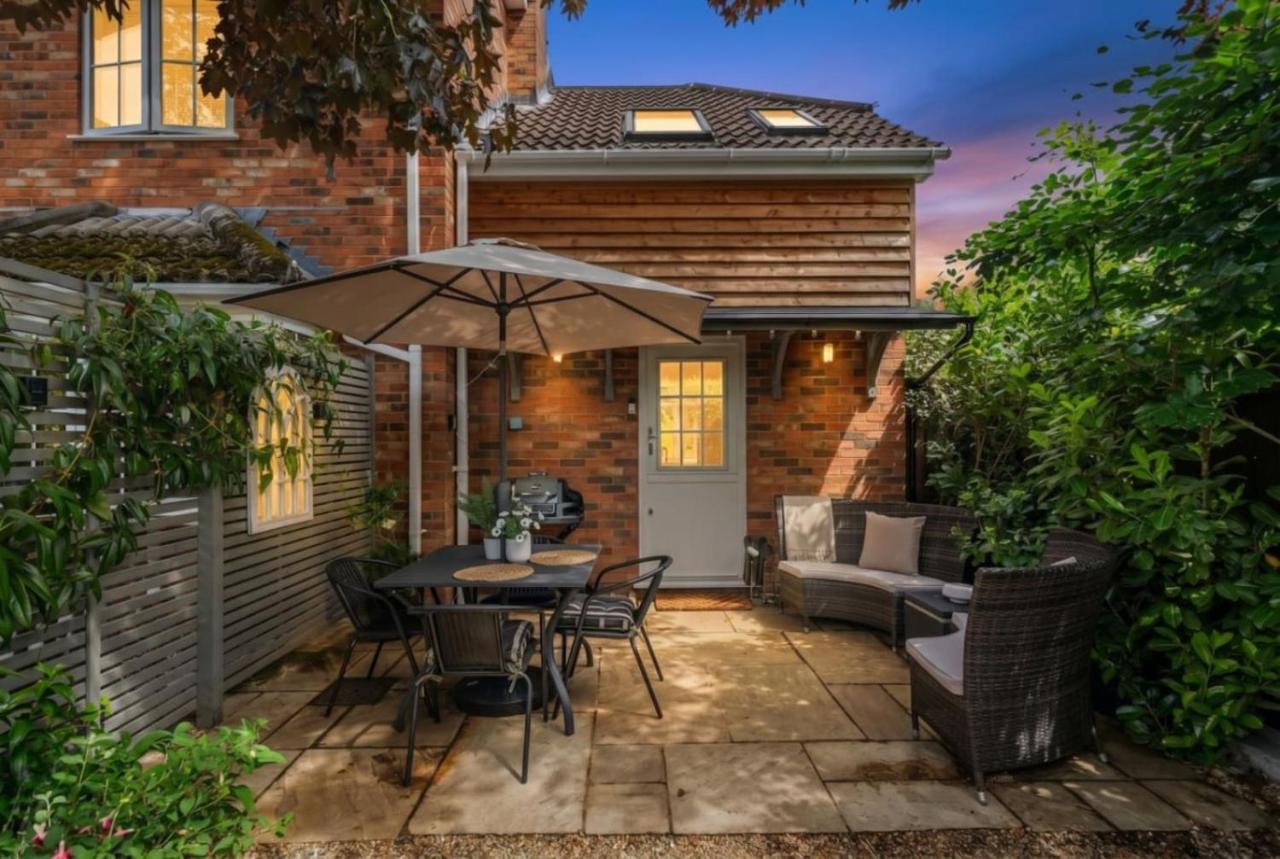 Beautiful New Forest Hideaway - B&B West Wellow