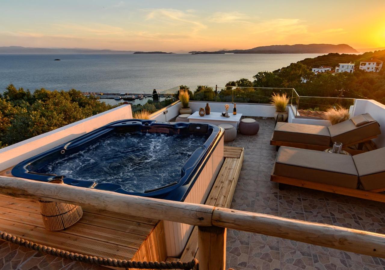 LemonTree Villa Rooftop Jacuzzi And Sea Views - B&B Skópelos