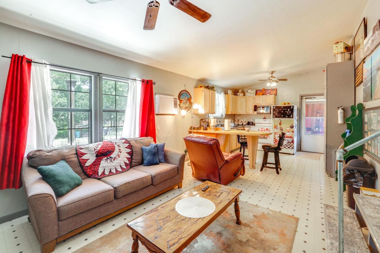 Next to Wine Rd! Apt w/ Balcony in Fredericksburg - B&B Fredericksburg