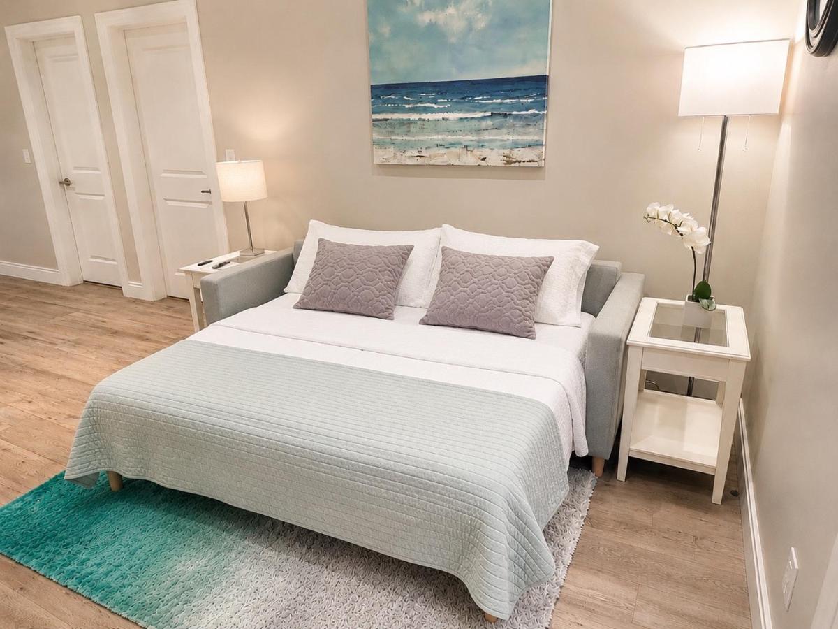 Bright Suite with parking 30 min to FIFA skytrain - B&B Burnaby