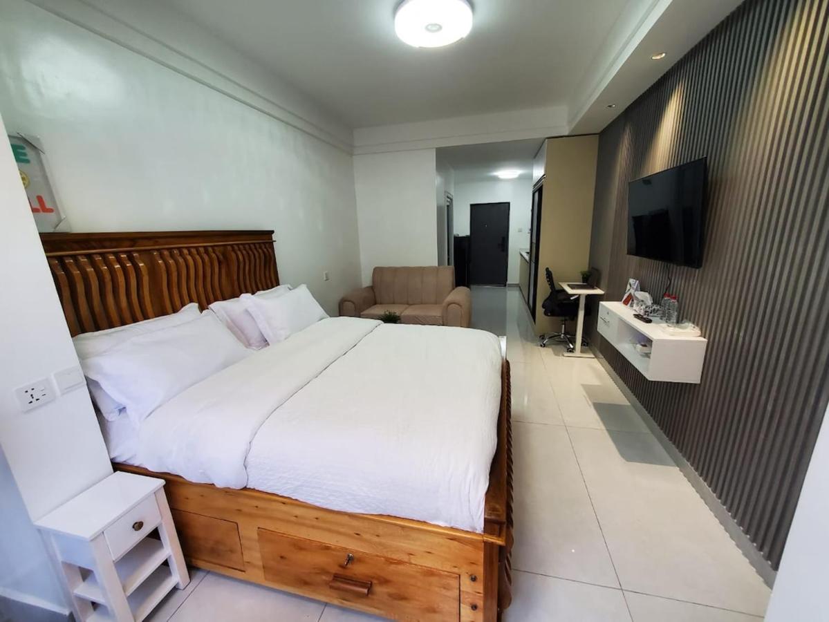 Sunscape Vista II - New Rise Spacious Studio near JKIA, SGR, Self Checkin, WIFI, Gym and Pool - Chambres d'hôtes Nairobi