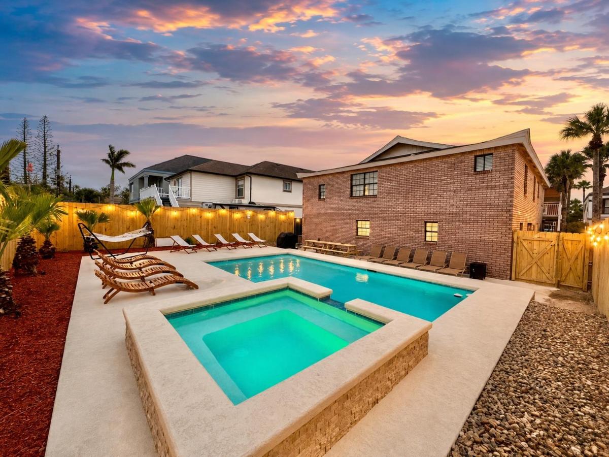 Sleeps 22, 2min Walk To The Beach, Heated PoolSpa - Ferienwohnung South Padre Island
