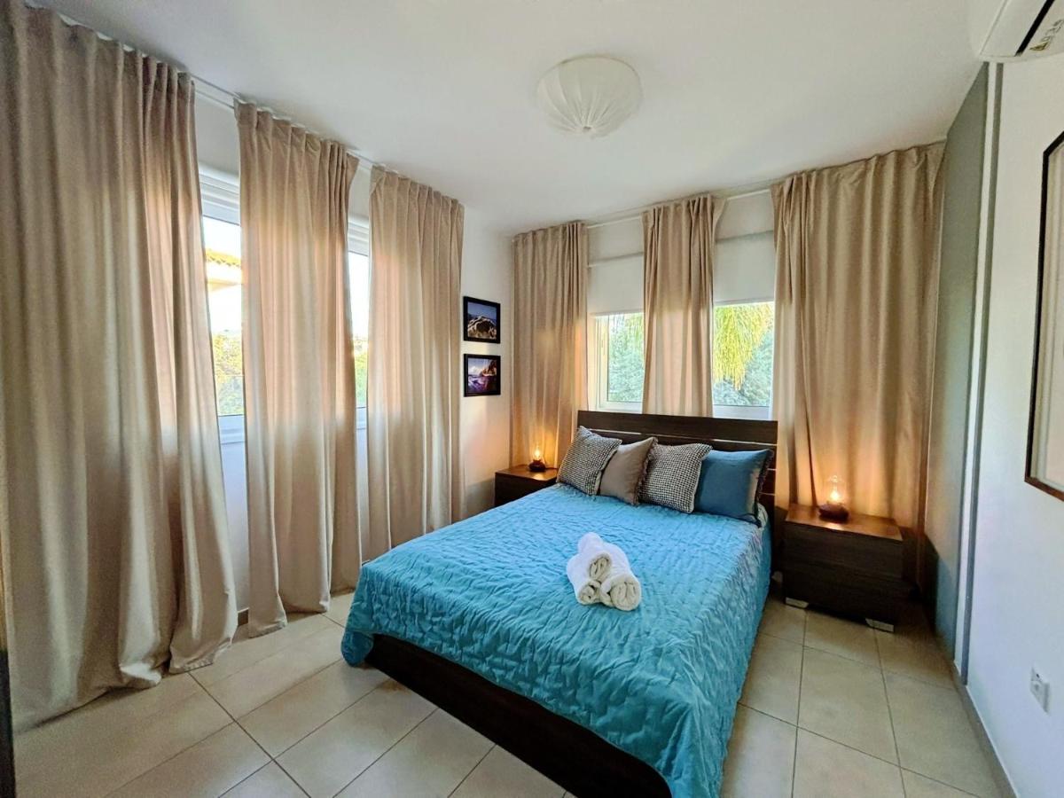 Domino Blue Apartment - B&B Paralímni