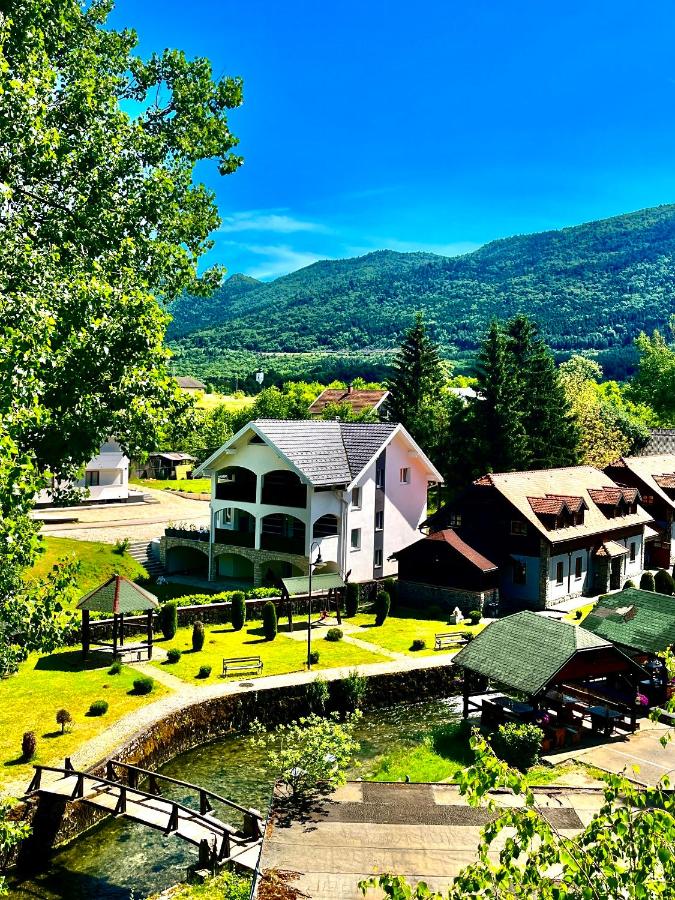 Filuma Suite - Riverside Terrace on Gacka River - B&B Otočac