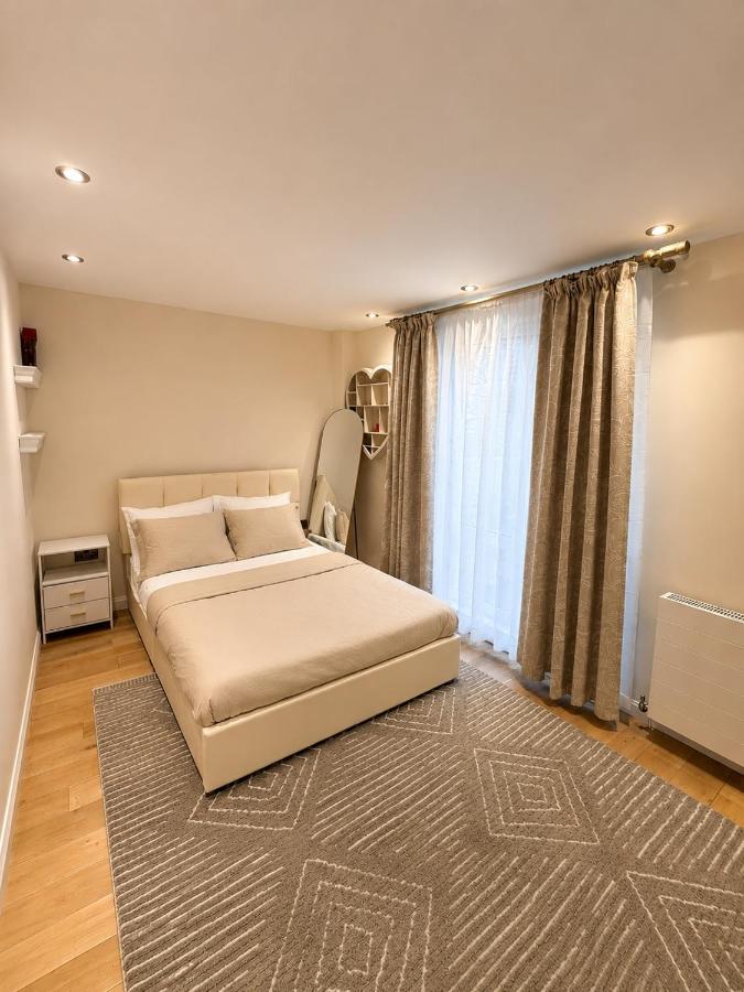 Spacious 3BR Lancaster Gate Near Hyde Park - B&B London