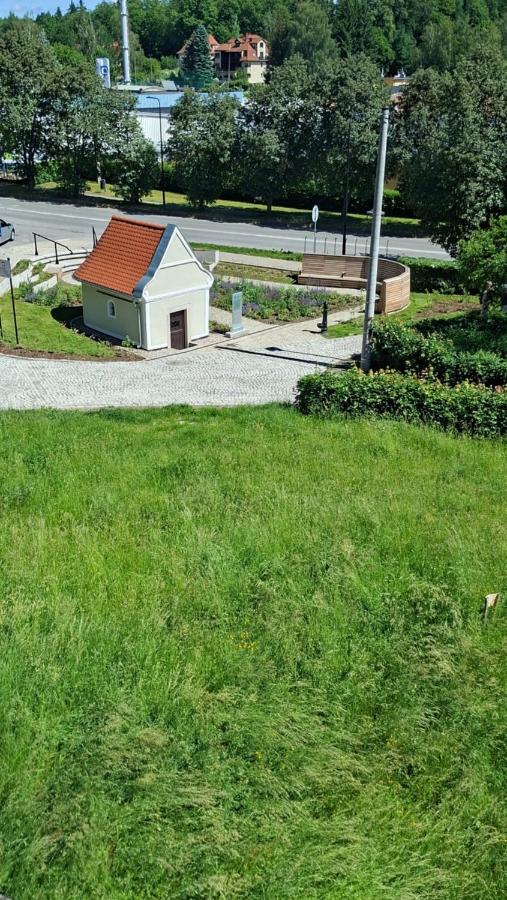 Marel-Apartament w parku Emma 6A Polanica Zdrój - Chambres d'hôtes Polanica-Zdrój