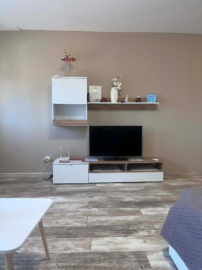 Liliána Apartman - B&B Cserkeszőlő