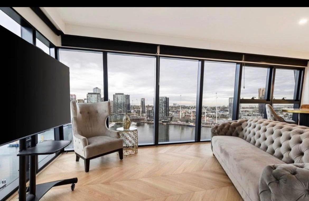 Waterfront Marble Residence Pool Spa Parking - B&B Melbourne