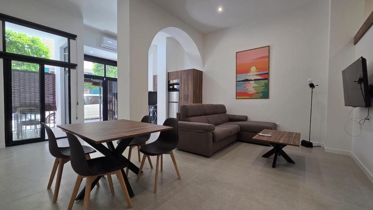 Studio Center with Terrace by Costablancarent - B&B Denia