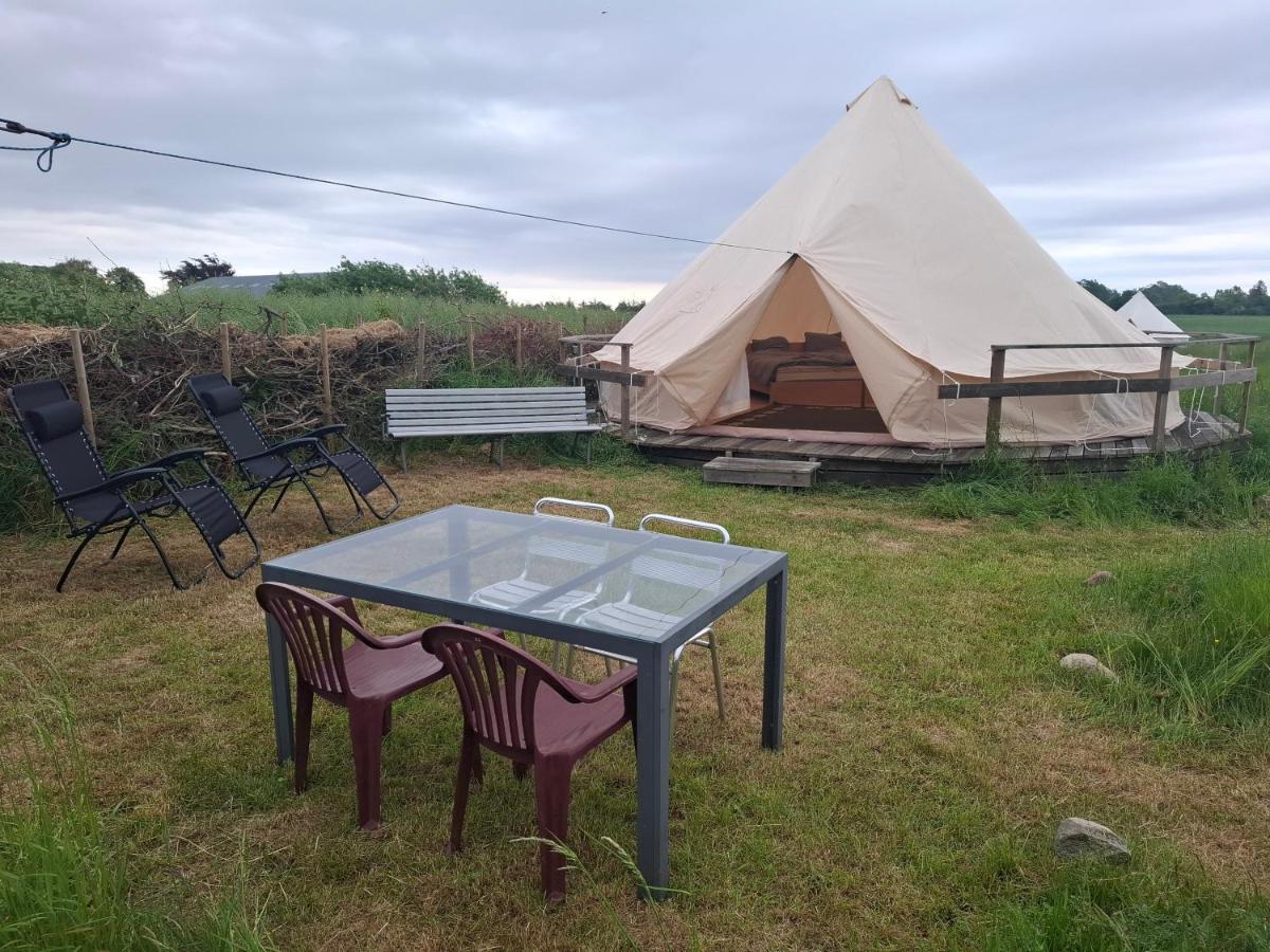 Glamping Tent 1, Cosy Farmhouse - Bed and Breakfast Stege