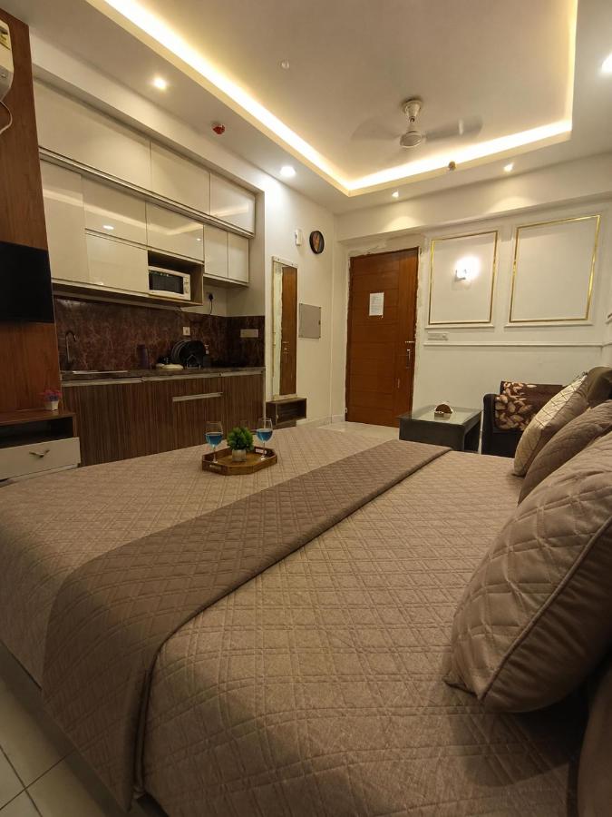 Darshana Studios - Fully Furnished - Chambres d'hôtes Noida